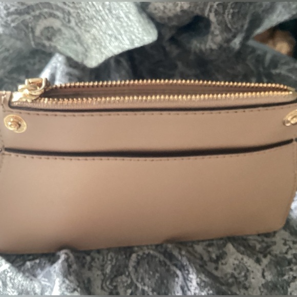 Michel Kors Signature Mercer Convertible Crossbody Bag - Picture 12 of 15